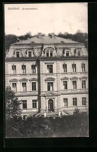 AK Karlsbad, Fremdenhospital in der Frontalansicht