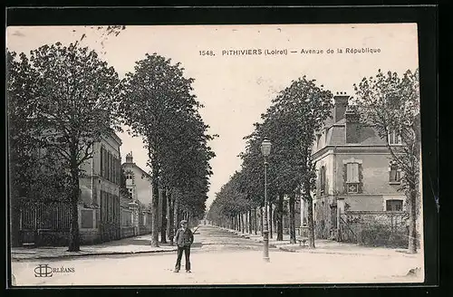 AK Pithiviers, Avenue de la République