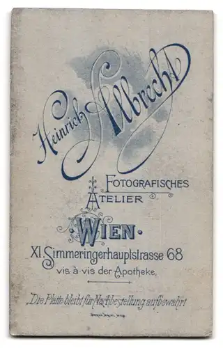 Fotografie Heinrich Albrecht, Wien, Simmeringerhauptstr. 68, Portrait blondes süsses Mädchen mit Blumen in der Hand