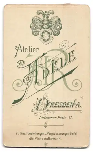 Fotografie Atelier Adele, Dresden-A., Striesener Platz 11, Portrait bildschönes Mädchen im weissen prachtvollen Kleid