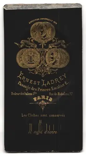 Fotografie E. Ladrey, Paris, Rue de Richelieu 97, Portrait charmanter Bube im Jackett