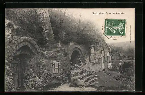 AK Troo, Les Tombelles