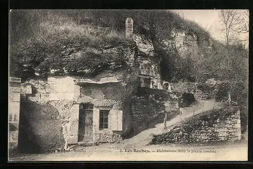 AK Les Roches, Habitations dans la pierre tombée