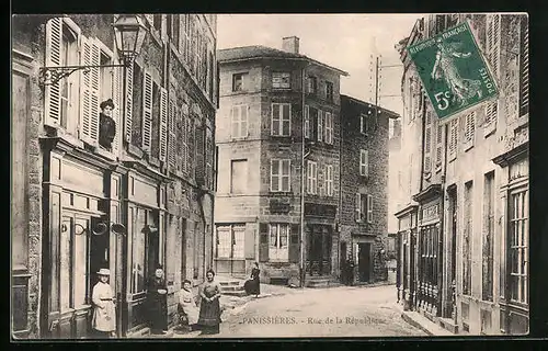 AK Panissières, Rue de la République, Strassenpartie