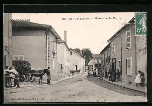 AK Briennon, Une Rue du Bourg, Strassenpartie