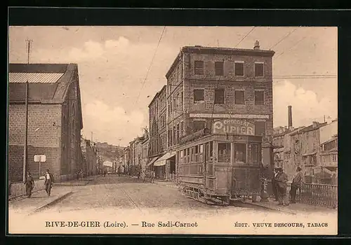 AK Rive-de-Gier, Rue Sadi-Carnot, Strassenpartie