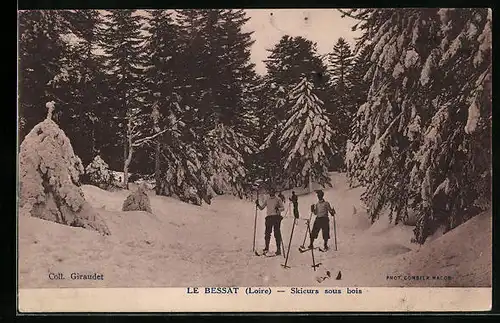 AK Le Bessat, Skieurs sous bois