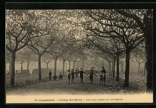 AK Saint-Chamond, Collège Ste-Marie, les tout petits en récréation