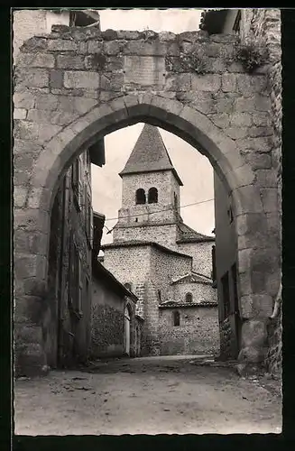 AK Pommiers-en-Forez, l'Eglise