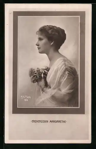 AK Erzherzogin Margarethe als schönes Fräulein mit Blumen in der Hand