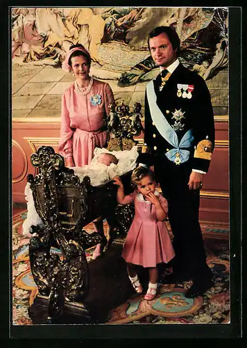 AK S. M. Köngi Carl XVI Gustaf und I. M. Königin Silvia mit S. K. H. Kronprinz Carl Philip