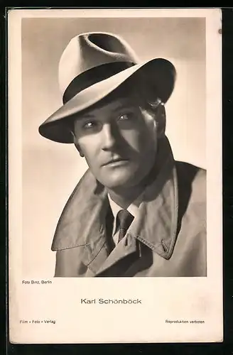 AK Schauspieler Karl Schönböck mit Hut im Mantel