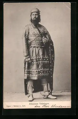 AK Schauspieler Johannes Tzimisces im Filmkostüm