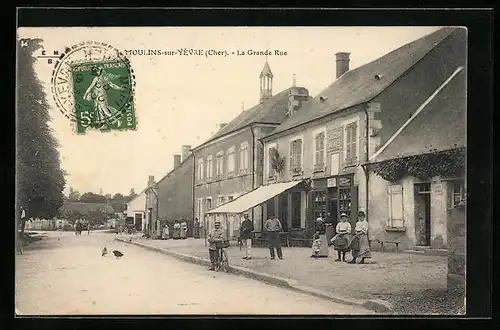 AK Moulins-sur-Yèvre, la Grande Rue
