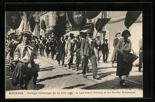 AK Bourges, Cortège Historique 1930, Les Vieux Métiers et les Gardes Nationaux
