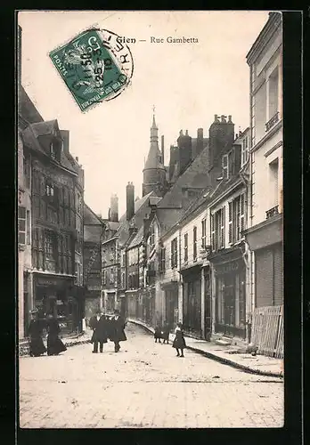 AK Gien, Rue Gambetta, Strassenpartie
