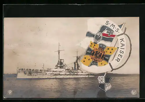 AK Kriegsschiff S. M. S. Kaiser vor der Küste, Rettungsring und Fahnen