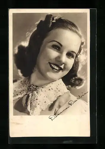 AK Schauspielerin Deanna Durbin, Portrait aus dem Grossfilm Ihre erste Liebe