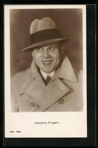 AK Schauspieler Adolphe Engers, im Mantel mit Hut abgelichtet