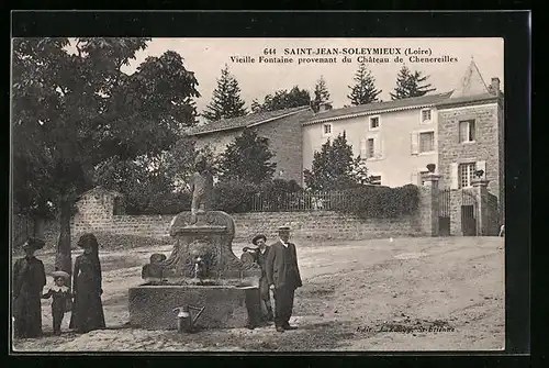 AK Saint-Jean-Soleymieux, Vieille Fontaine provenant du Chateau de Chenereilles