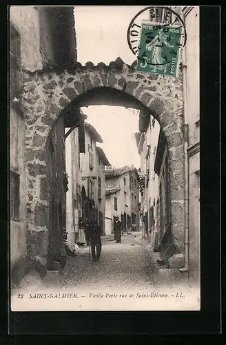 AK Saint-Galmier, Vieille Porte rue de Saint-Etienne