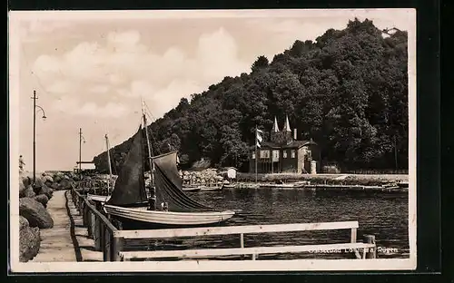 AK Lohme auf Rügen, Segelschiff an der Promenade