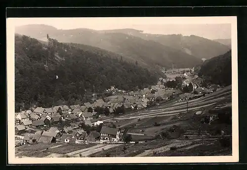 AK Schleusingerneundorf i. Thür., Generalansicht im Tal