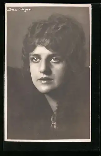 AK Schauspielerin Lona Bayer mit Lockenkopf