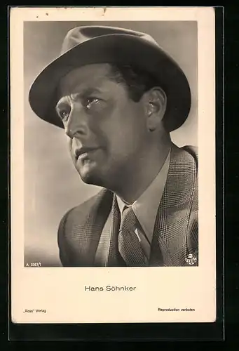 AK Schauspieler Hans Söhnker im Anzug mit Hut