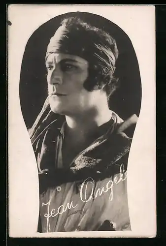AK Schauspieler Jean Angel im Filmkostüm