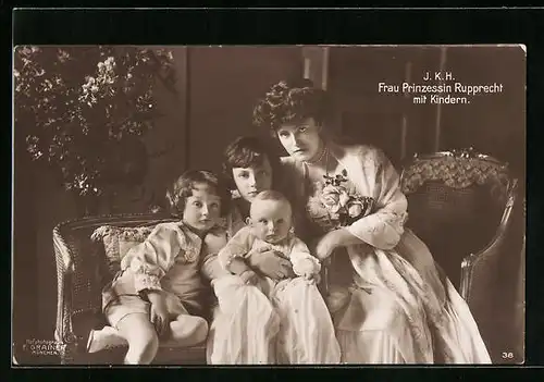 AK J.K.H. Frau Prinzessin Rupprecht mit Kindern