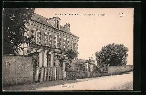 AK Le Noyer, l'Ecole de Garcons