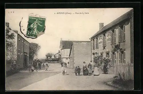 AK Avord, Rue de la Gare, Strassenpartie