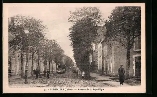 AK Pithiviers, Avenue de la République