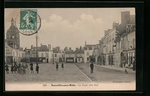 AK Neuville-aux-Bois, la Place, coté Sud