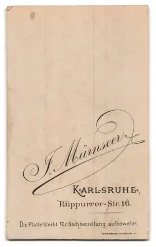 Fotografie J. Mürnseer, Karlsruhe, Rüppurrer-Str. 16, Zwei junge Damen in hübschen Kleidern