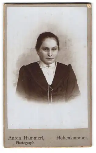 Fotografie Anton Hammerl, Hohenkammer, Junge Dame mit zurückgebundenem Haar