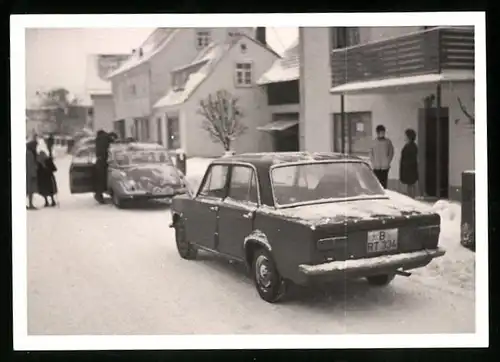 Fotografie Auto Fiat, PKW mit Kennzeichen Berlin im Schnee
