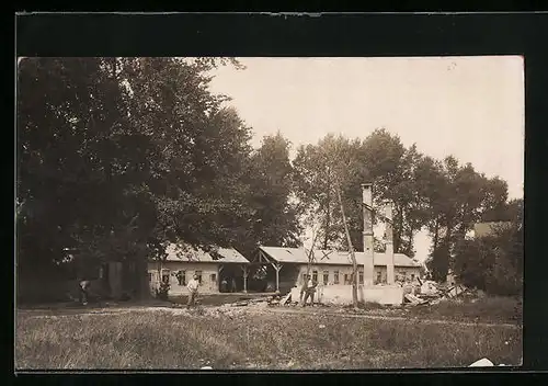 Foto-AK Miraumont, Zerstörte Gebäude nach Feuerüberfall