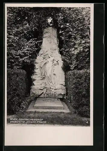 AK Wien, Zentralfriedhof, Grabstätte von Johann Strauss