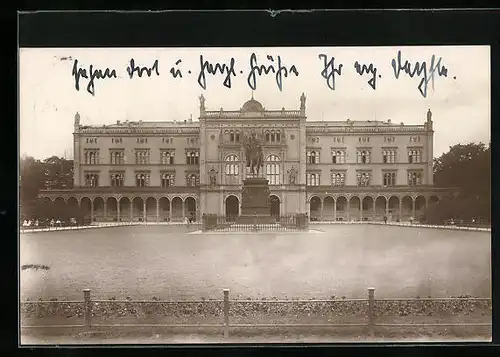 AK Königsberg i. Pr., Universität mit Denkmal