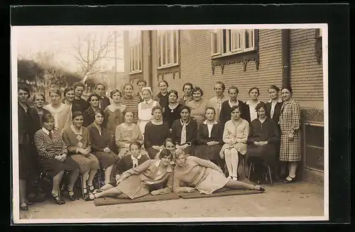 Foto-AK Lorch /Remstal, Absolventinnen der Haushaltungsschule 1930