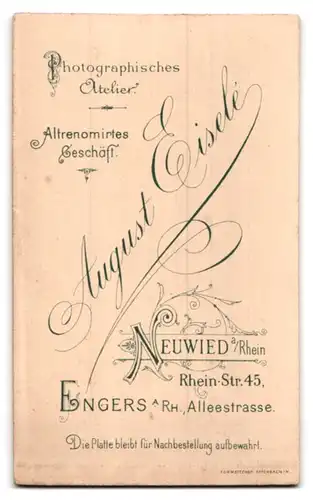 Fotografie August Eisele, Engers /Rhein, Alleestrasse, Portrait junge Frau in verziertem Kleid