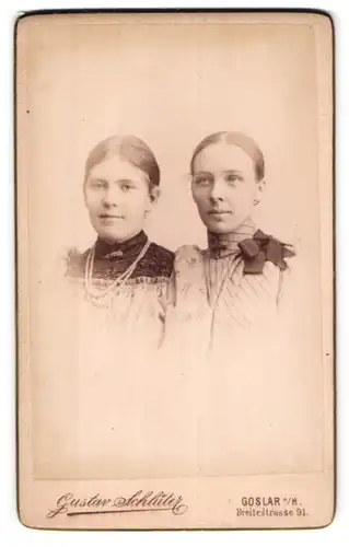 Fotografie Gustav Schlüter, Goslar, Breitestrasse 91, Junge Damen in stilvoller Kleidung