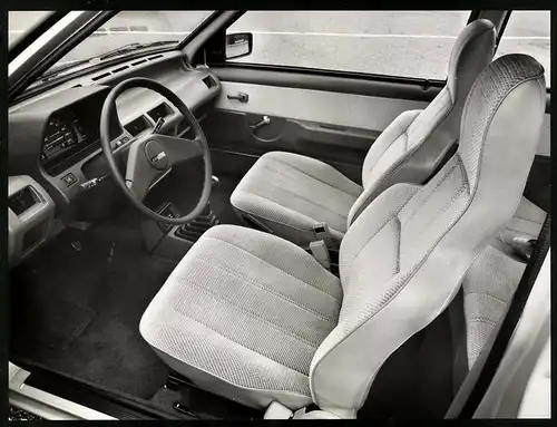 Fotografie Auto Nissan Micra, Blick in den Innenraum