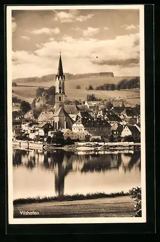 AK Vilshofen, Blick über Donau zum Ort mit Kirchturm