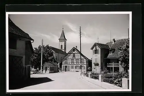 AK Uesslingen /Thg., Ortspartie mit Kirche