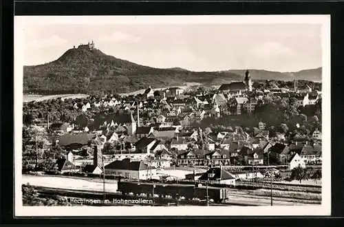 AK Hechingen, Gesamtansicht mit Burg Hohenzollern