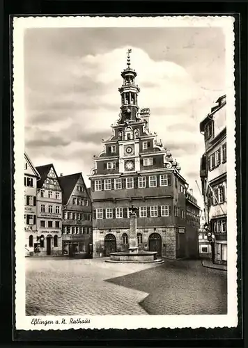 AK Esslingen a. N., Strassenpartie mit Rathaus
