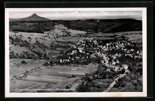 AK Jungingen /Hohenzollern, Totalansicht, Fliegeraufnahme Gasthof Zum Adler